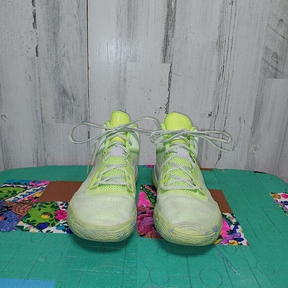 Nike Kyrie Flytrap 4 Barely Volt Men's 11.5 CT2972-700 - Picture 2 of 13